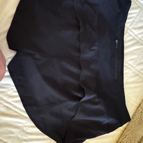 Lululemon shorts size 12 - Picture 2 of 3